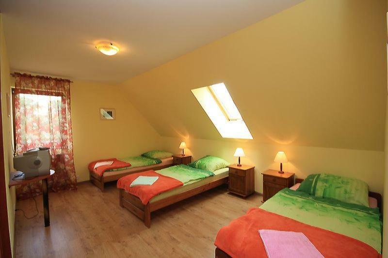 Karpnicka Struga W Dolinie Palacow I Ogrodow Jelenia Góra Esterno foto