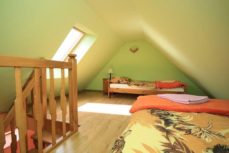 Karpnicka Struga W Dolinie Palacow I Ogrodow Jelenia Góra Esterno foto